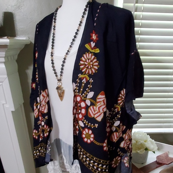 *ONLY 1 LEFT* Floral Print Kimono - Picture 2 of 7